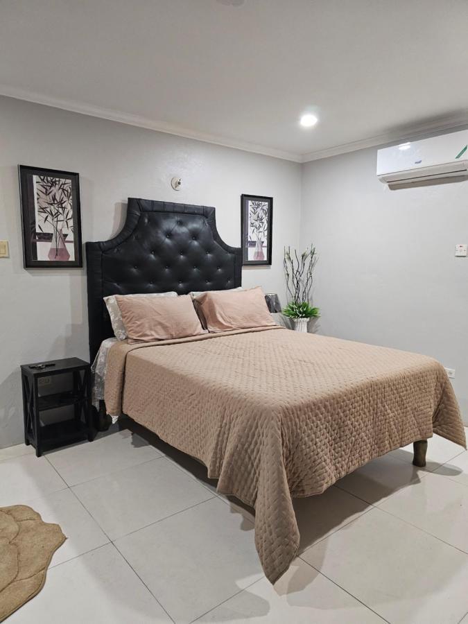 Secret Hideaway Apartment Очо Риос Екстериор снимка